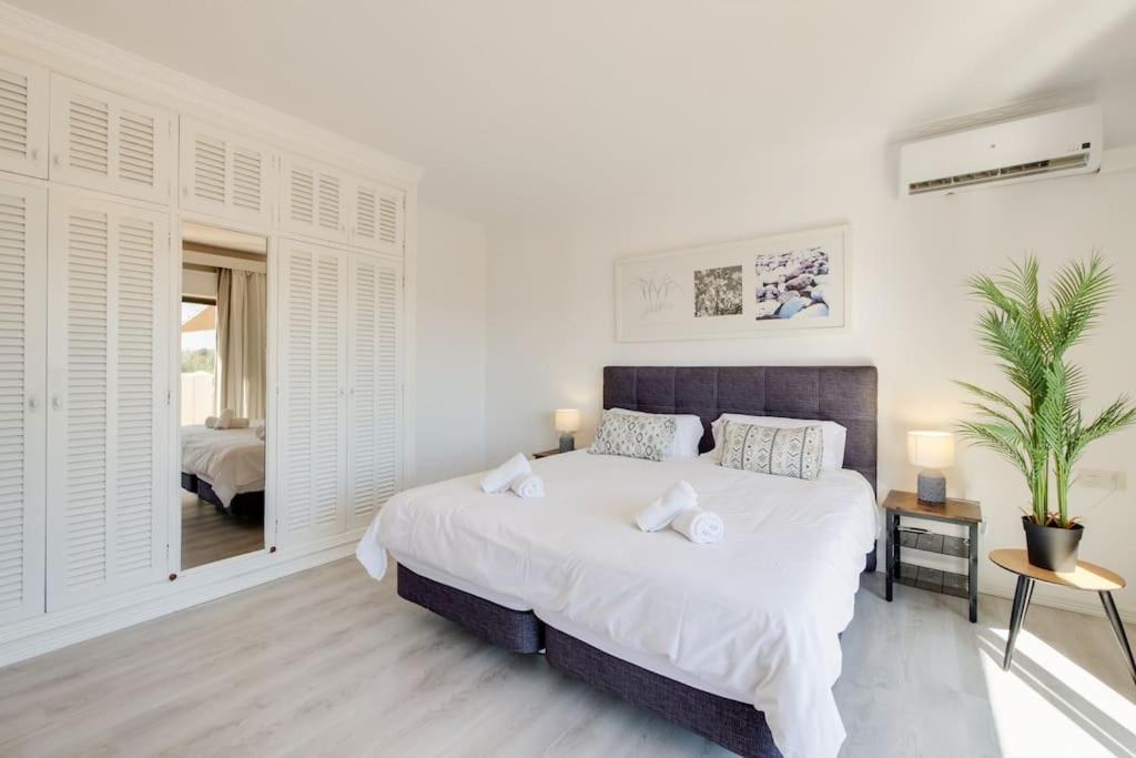 Moderne Villa, Pool+Meerblick,Schnelles Wifi,Klima カラス・デ・マヨルカ エクステリア 写真